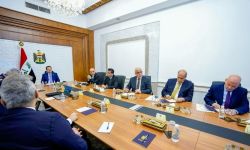 رئيس الوزراء يبحث إجراءات رفع الحظر الجوي الأوروبي عن الخطوط الجوية